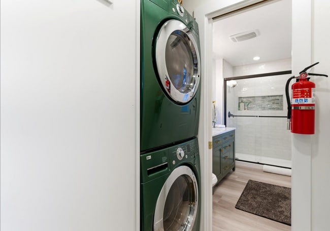 Building Photo - 809 3rd Ave W