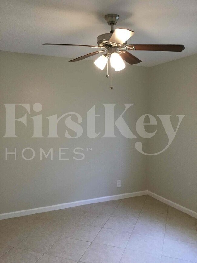 Building Photo - 7131 NW 46th Ct