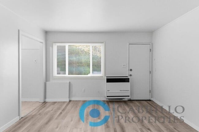 Building Photo - 519 Pitta St