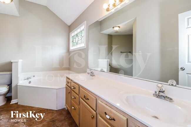 Building Photo - 8532 Overcup Oaks Dr