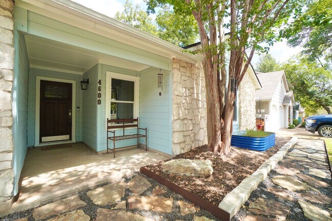 Building Photo - 4600 Pelham Dr