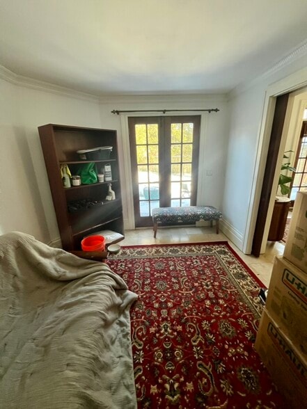 Second bedroom looking onto garden - 87 Park St