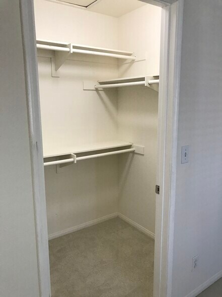Building Photo - 4344 Willow Glen St