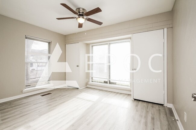 Building Photo - 817 N Gary Ave