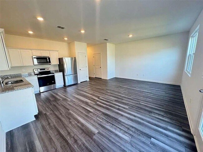 Building Photo - 23 Padley Dr