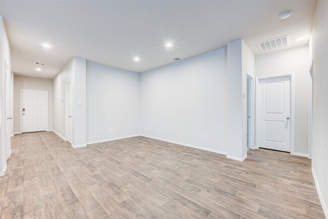 Building Photo - 13989 Leigh Lake Ln