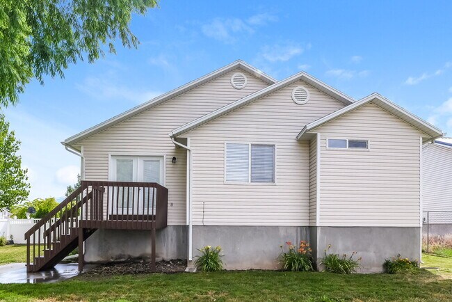 Building Photo - 1583 N 2530 W