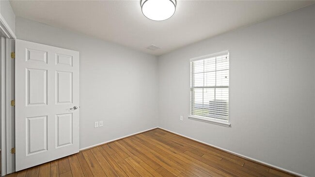 Building Photo - 5825 Nelson Oaks Dr