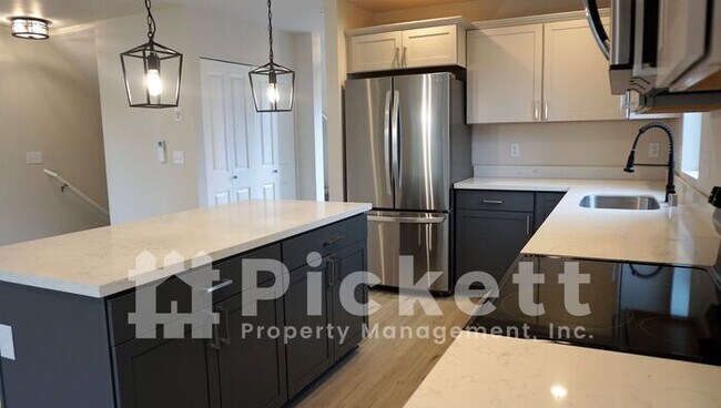 Building Photo - 3 Bedroom East Bremerton Home Near Lions Park