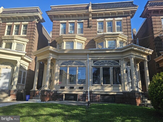 Primary Photo - 1332 Wagner Ave
