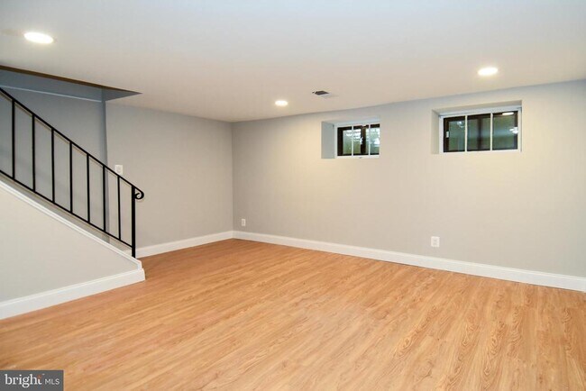 Building Photo - 3402 S Stafford St