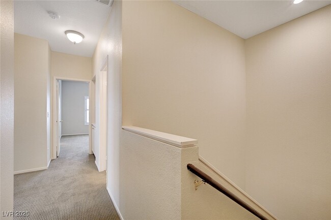 Building Photo - 251 S Green Valley Pkwy