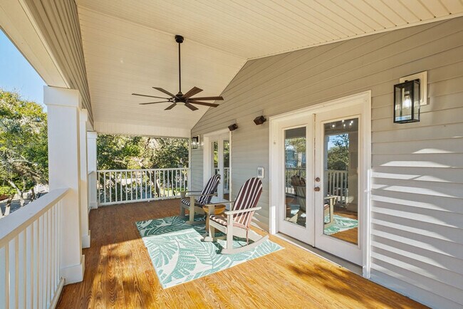 Building Photo - 383 Lakeview Dr