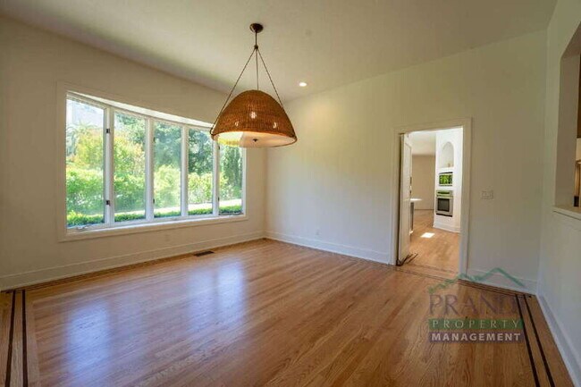 Building Photo - 121 Laurel Grove Ave