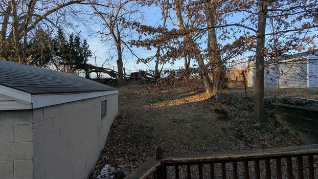 Building Photo - Charming 3-bedroom, 1.5-bathrooms home located in the heart of Akron