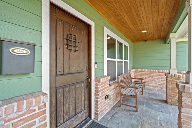 Building Photo - 1526 Adkins Rd