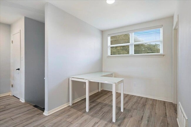 Building Photo - 18231 Lakepoint Cove