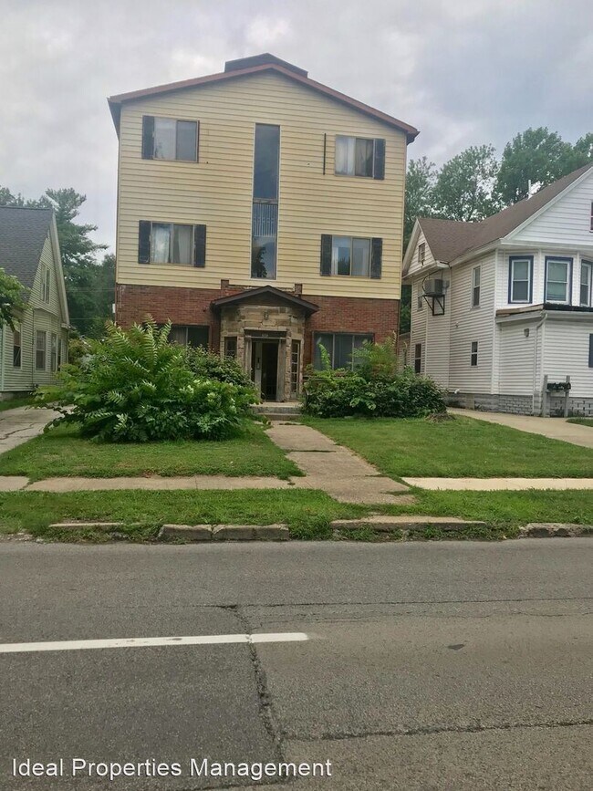 Primary Photo - 619 S Walnut St