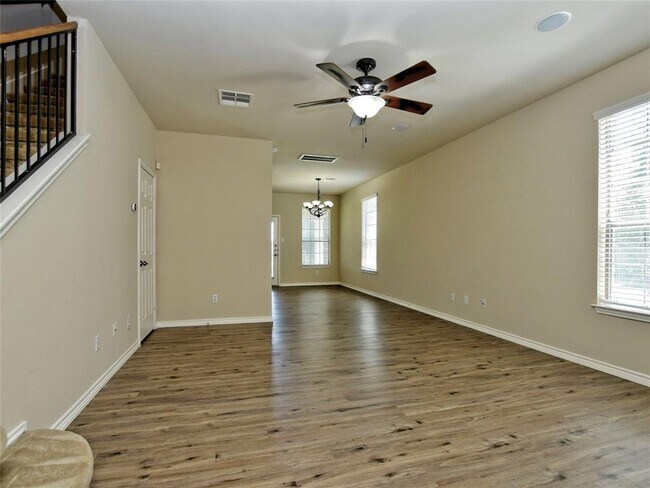 Building Photo - 9201 Brodie Ln