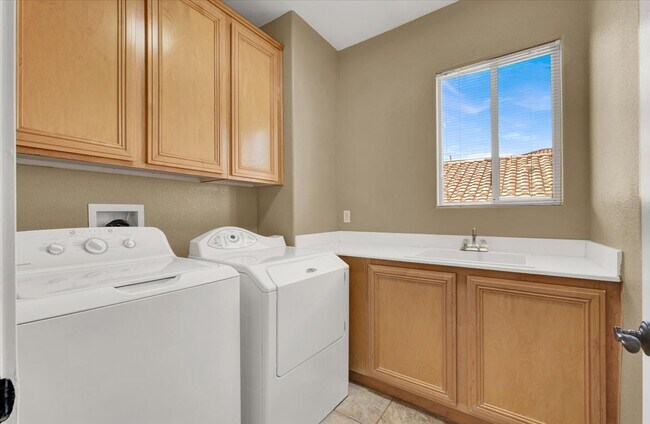 Building Photo - 10672 Blue Nile Ct