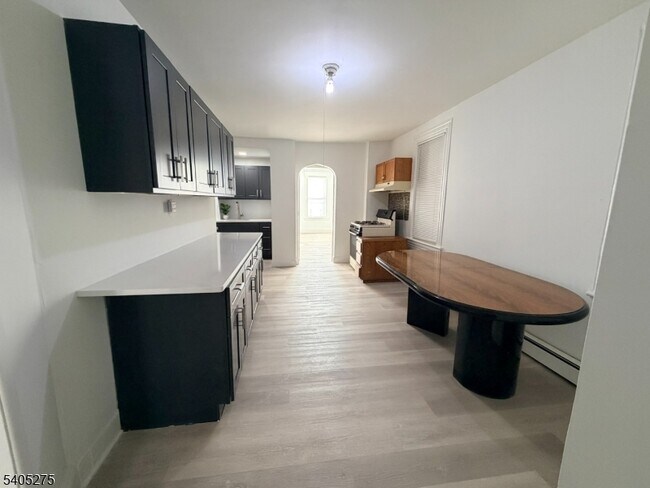 Building Photo - 12 Quincy St