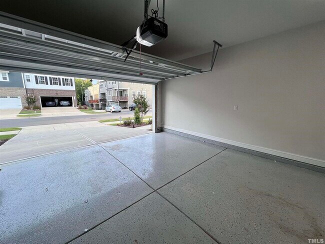 Building Photo - 1061 Larabee Ln