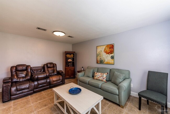 Building Photo - 12164 Longwood Dr