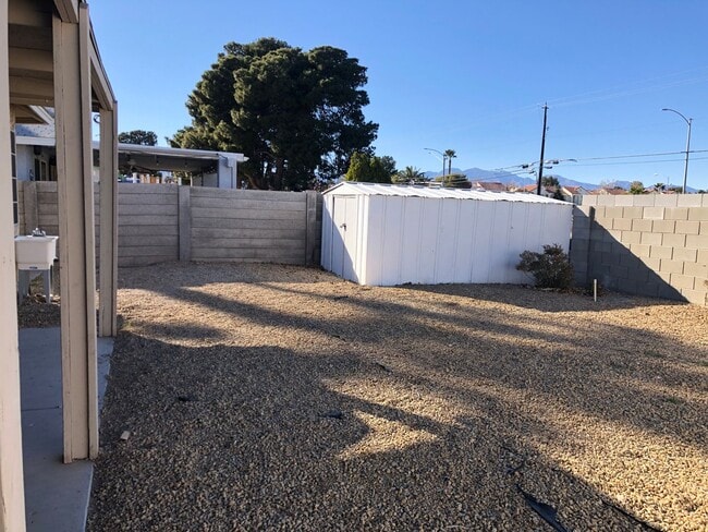 Building Photo - 4 BEDROOM / 2 BATH SINGLE FAMILY HOME W/ CASITA