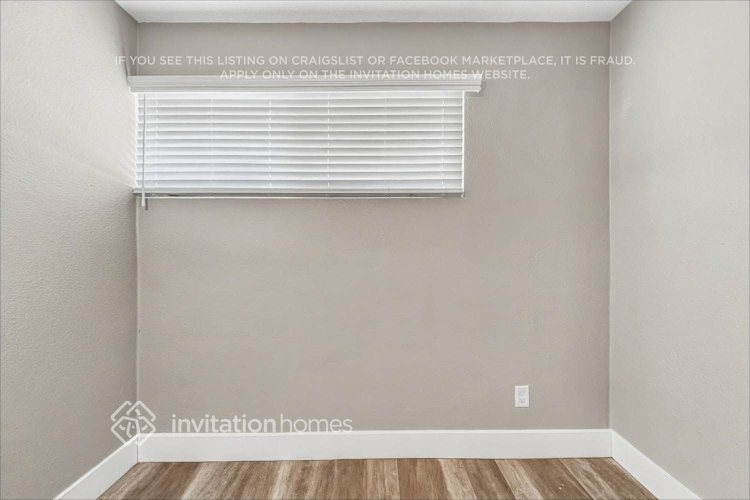 Building Photo - 7005 N 76th Dr