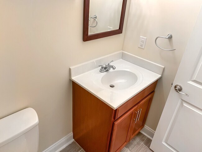 Building Photo - 3 Bed/2Bath Open Concept Home in Church Hi...