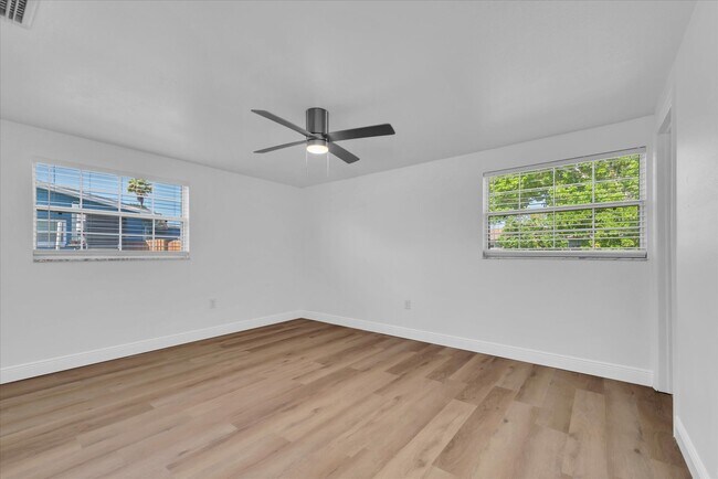 Building Photo - 5600 Bayou Grande Blvd NE