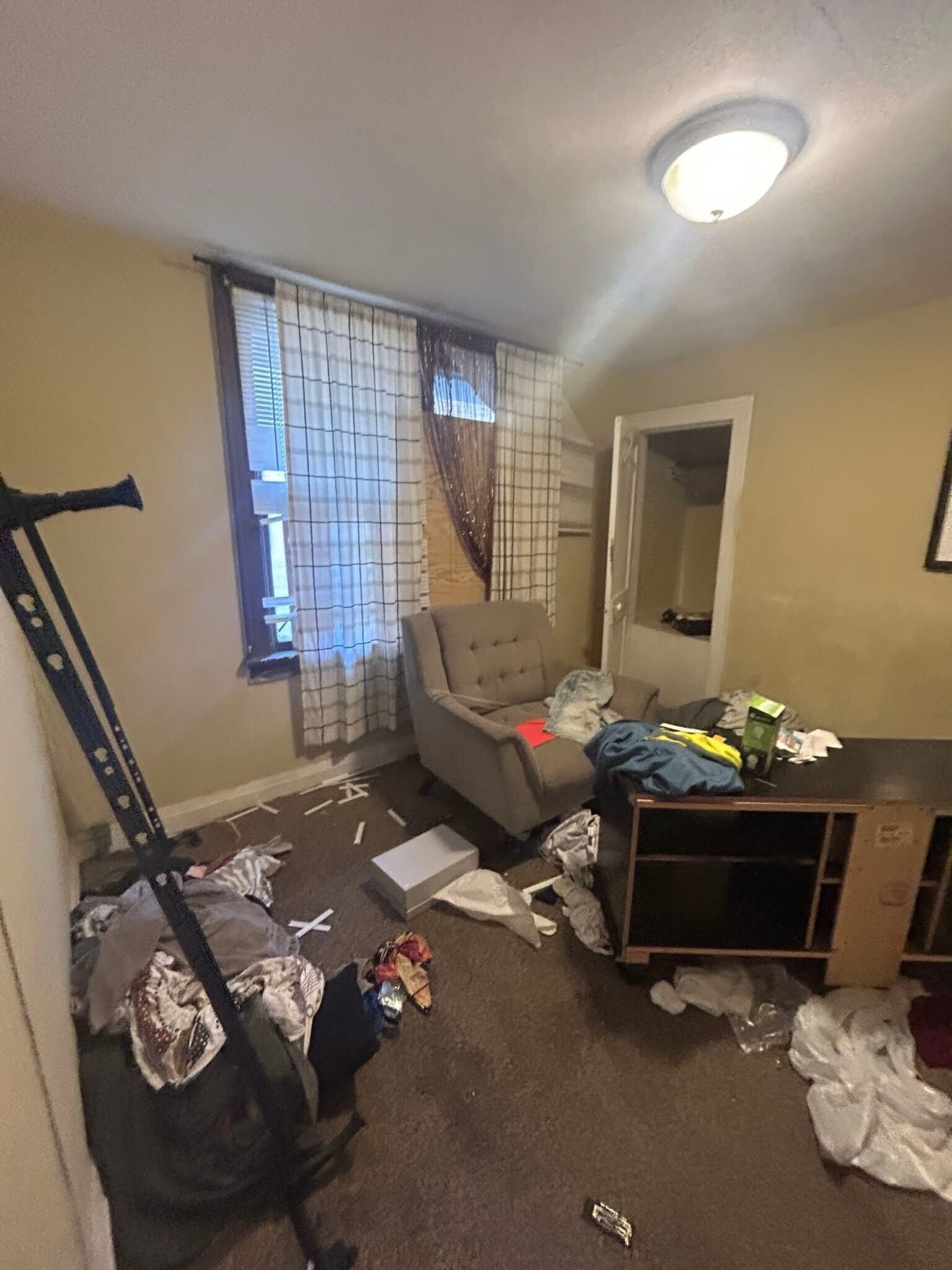 Building Photo - 4025 Beachwood Ave