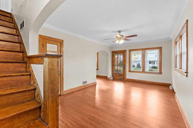 Building Photo - 1001 Woodsdale Ave