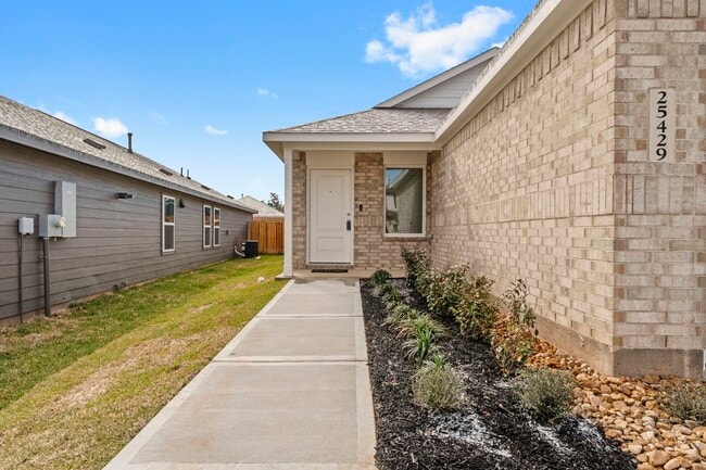 Building Photo - 25429 Carnation Ct