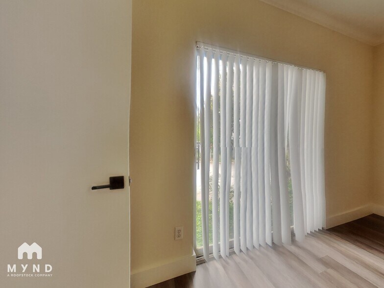 Building Photo - 2100 Tanglewilde St