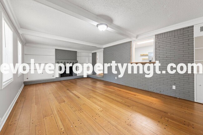 Building Photo - Charming Newly Renovated Home in East Memp...