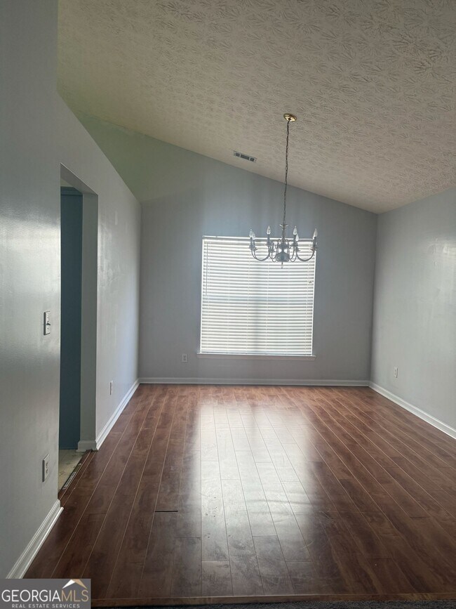 Building Photo - 2361 Cove Lake Way