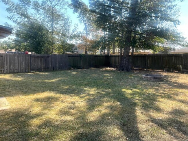 Building Photo - 16320 Sun View Ln
