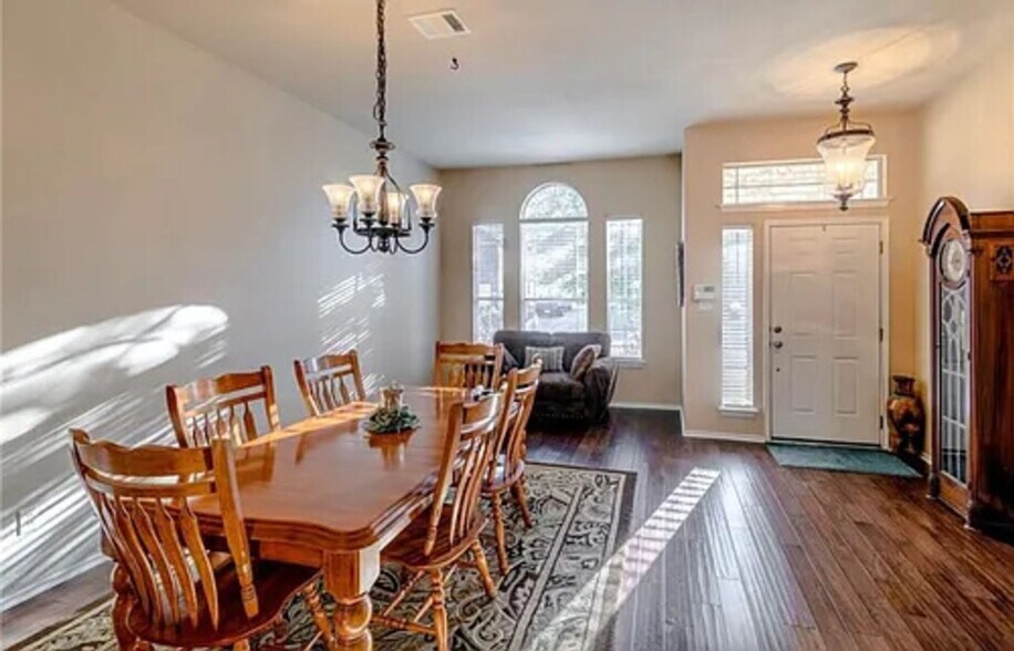 Building Photo - 3400 Trickling Springs Way