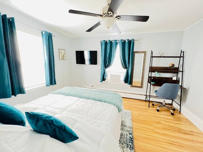 Building Photo - Coastal Charm Meets Comfort — Fully Furnished 2-Bedroom Retreat in Biddeford