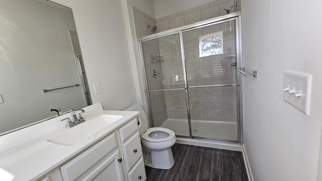 Building Photo - 549 Westport St