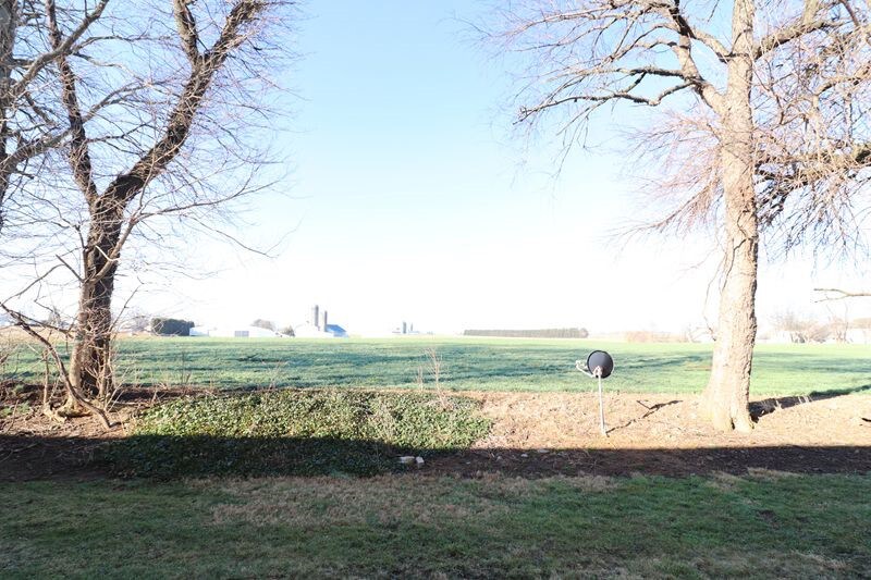 Building Photo - 40 Oriole Dr