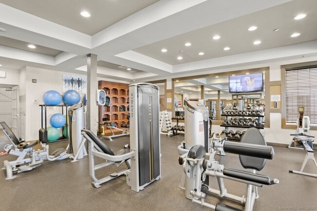 Building Photo - 22 Brentwood Cir