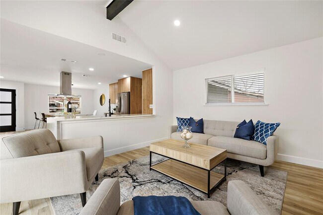 Building Photo - 2927 Norwood Hill Rd