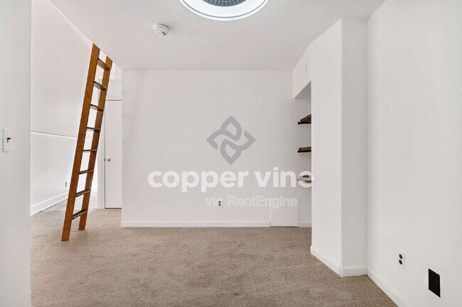 Building Photo - 1617 California St