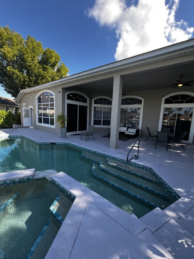 Building Photo - 14120 Reflection Lakes Dr