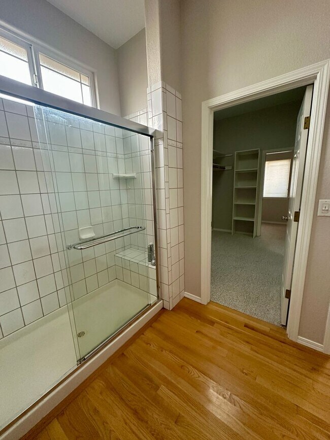 Building Photo - Spacious, Well-Appointed home in a Highly Desirable Location!