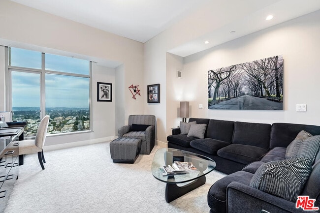 Building Photo - 10776 Wilshire Blvd