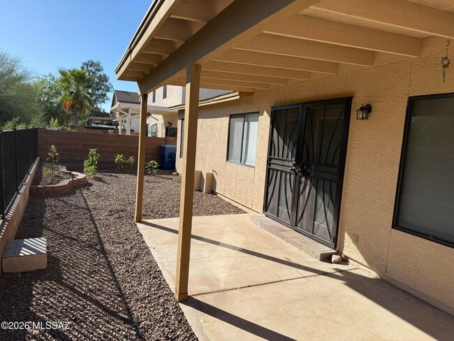 Building Photo - 3002 W Country Ranch Dr