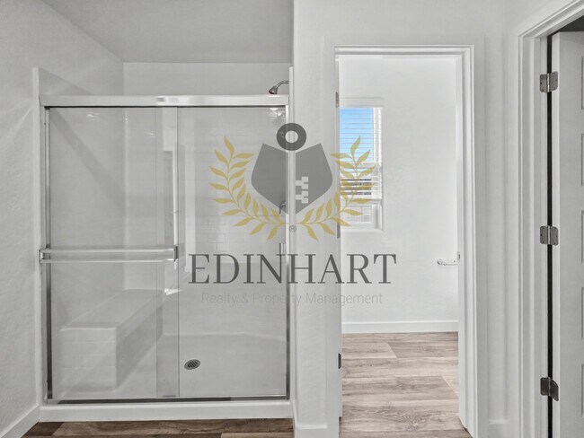 Building Photo - 1820 Klamath Rd S